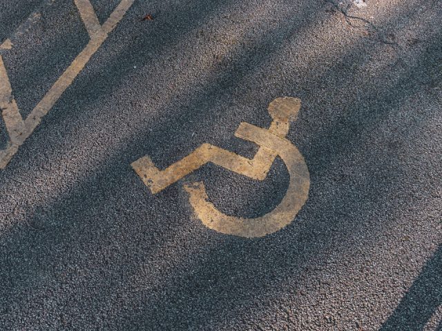 découvrez l'importance de l'accessibilité dans notre société moderne. apprenez comment rendre les espaces, les services et les technologies accessibles à tous, y compris aux personnes en situation de handicap, pour favoriser l'inclusion et l'égalité des chances.