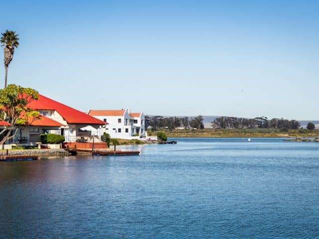 découvrez votre maison de vacances idéale, un havre de paix alliant confort et sérénité. profitez d'un séjour inoubliable dans un cadre idyllique, parfait pour se ressourcer en famille ou entre amis.