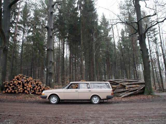 découvrez l'univers fascinant des véhicules vintage : une collection emblématique qui allie charme d'antan et histoire. plongez dans l'élégance des voitures classiques et leur héritage intemporel, parfait pour les passionnés d'automobiles et les amateurs d'histoire.